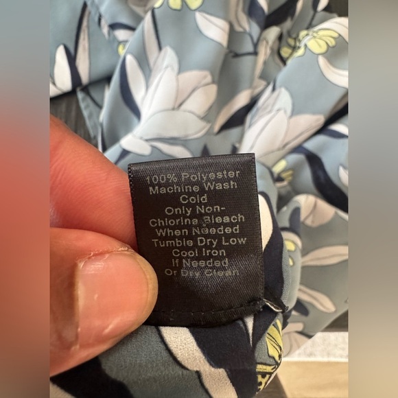 Ann Taylor Floral Blouse Blue Yellow SZ XS Spring Summer - Picture 8 of 8